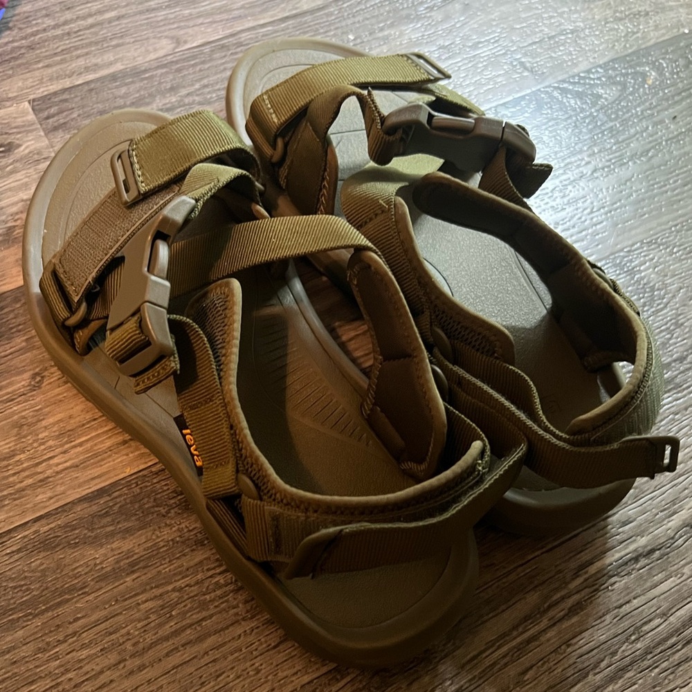 Men’s Green Hurricane Verge Tevas | size 10 | never worn